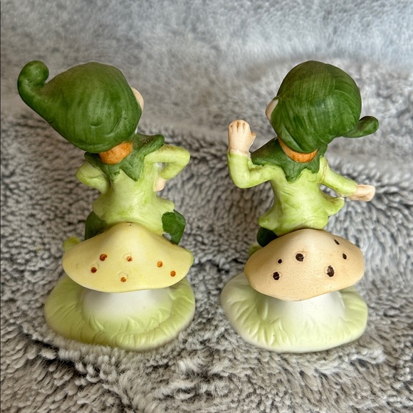 Vintage Lego Pixie Elves On Mushrooms Figurines Set Of 4 - Picture 6 of 16